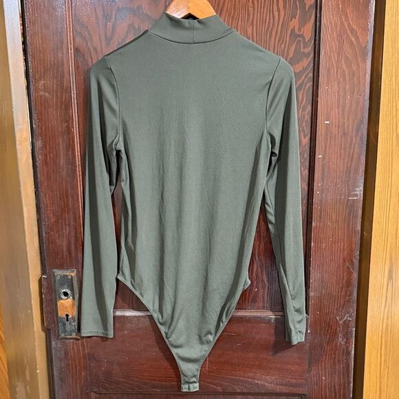 H&M Olive Green Long Sleeve Bodysuit - Picture 5 of 6